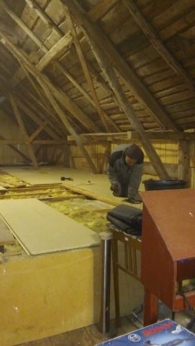 lay floor in barns attic  - 20200216 112539